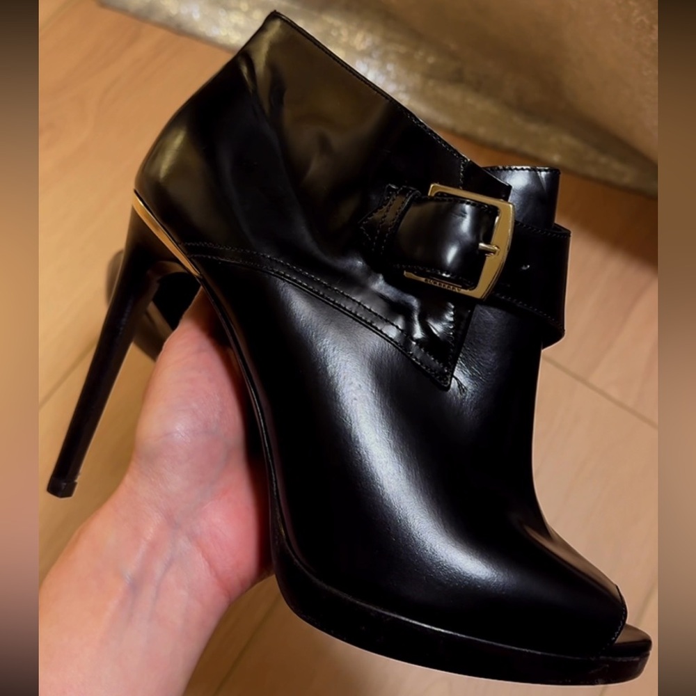 NEW Burberry Black leather buckle peep toe boot